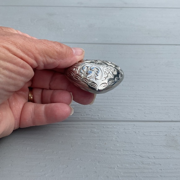 Puff Heart Pendant Silvertone Metal Victorian Style etched 2” tall - Picture 6 of 6